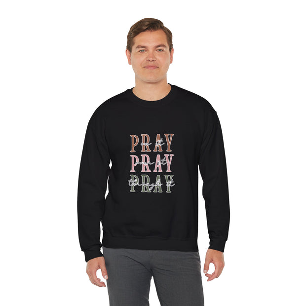 Pray Unisex Heavy Blend™ Crewneck Sweatshirt