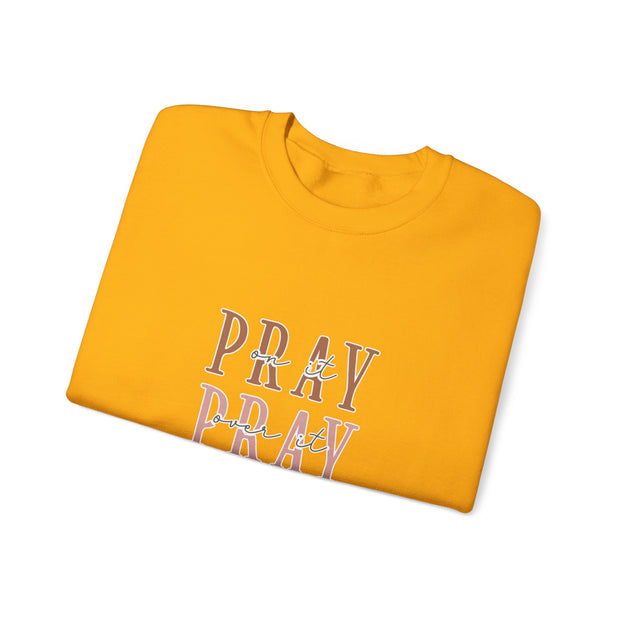 Pray Unisex Heavy Blend™ Crewneck Sweatshirt